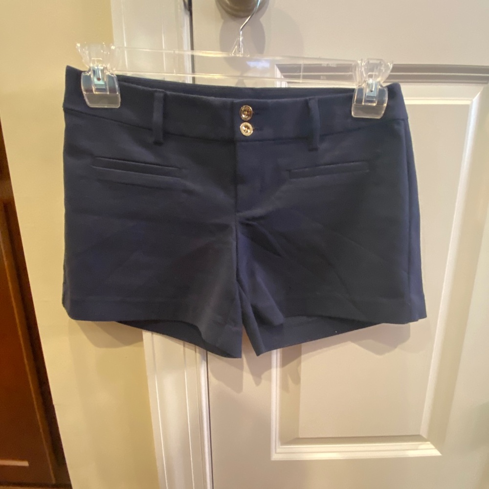 Lilly Pulitzer Joette Stretch Dinner Shorts.  Midnight Navy Size 4. Like New